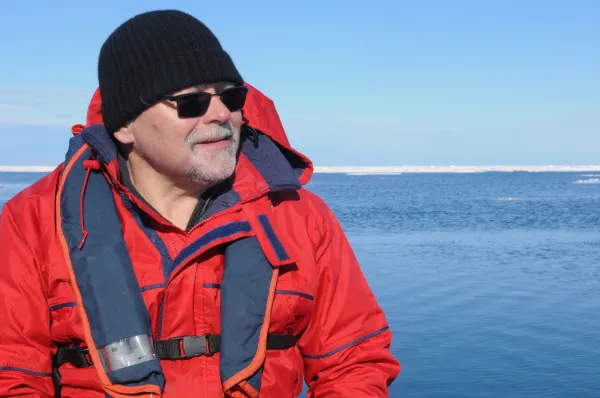 Opening a window onto the past: Reconstructing long-term changes in vulnerable seabird populations using lake sediments