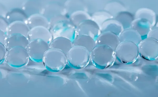 Advancements in Thermoresponsive Hydrogels: Insights into Swelling Behavior and Applications in Biofunctional Microstructures