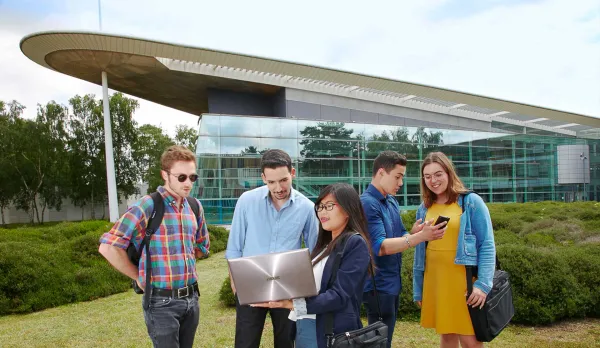 Convocatoria de plazas para el doble título internacional UGR–INSA Rouen en Ingeniería Química